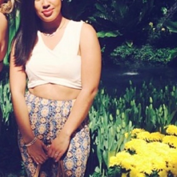 Foreign Exchange Crop Top - Picture 3 of 3